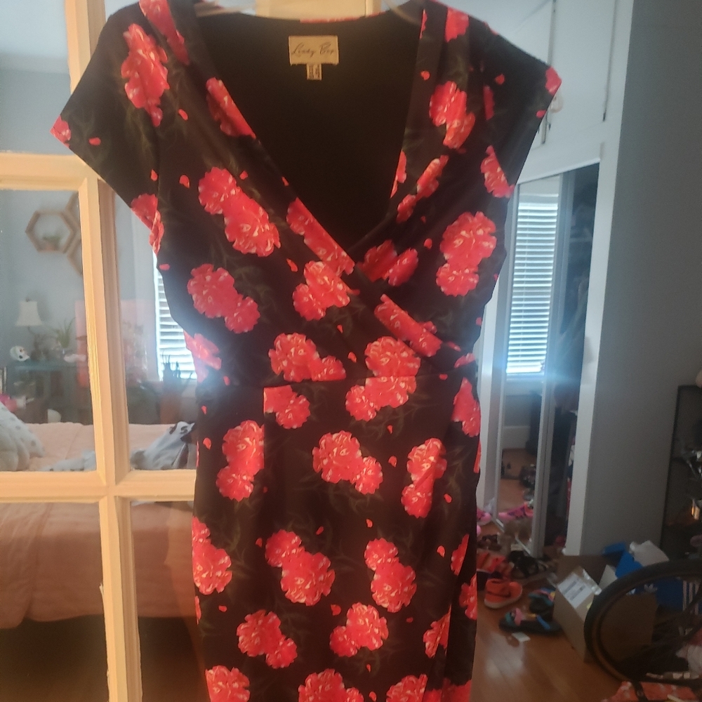 Lindy Bop camellia print wiggle size 8 UK - Picture 2 of 2